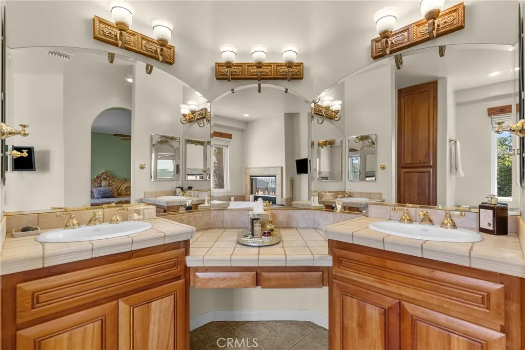 1403 Sonora Street, San Bernardino, California 92404 home-pic-34