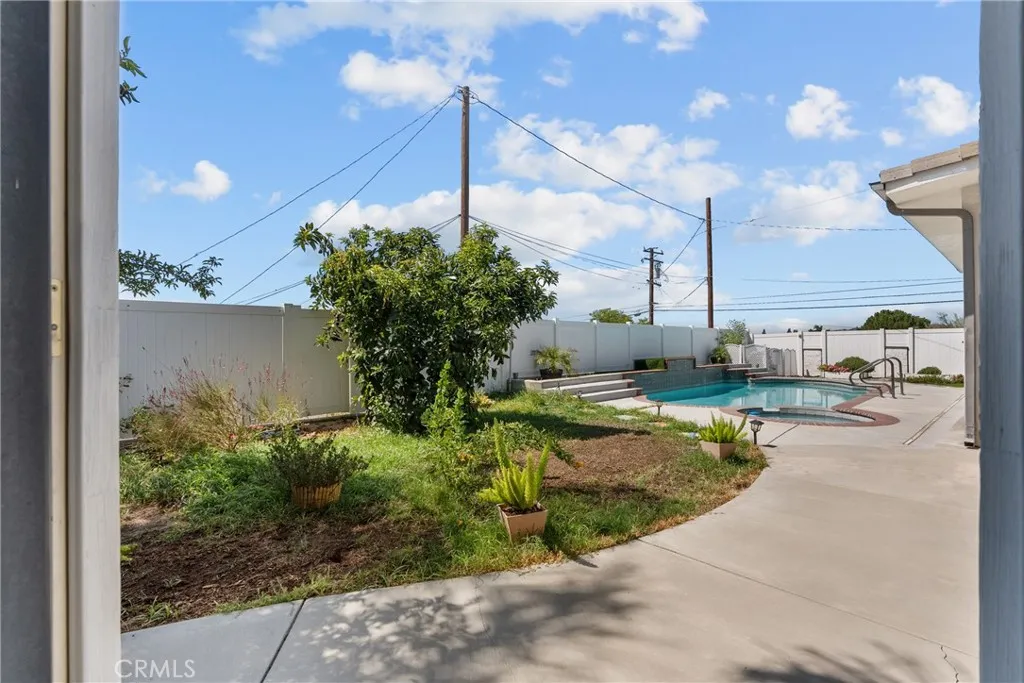 1403 Sonora Street, San Bernardino, California 92404 home-pic-37