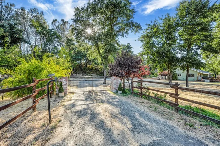 5385 Sabin Road, Kelseyville, California 95451