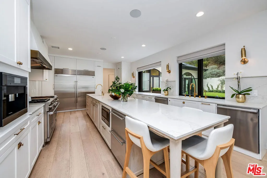 9577 Lime Orchard Road, Beverly Hills, California 90210 home-pic-18