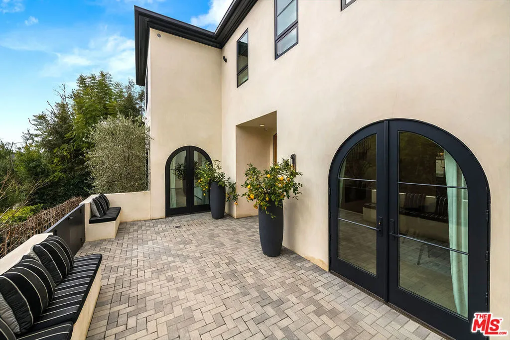 9577 Lime Orchard Road, Beverly Hills, California 90210 home-pic-2