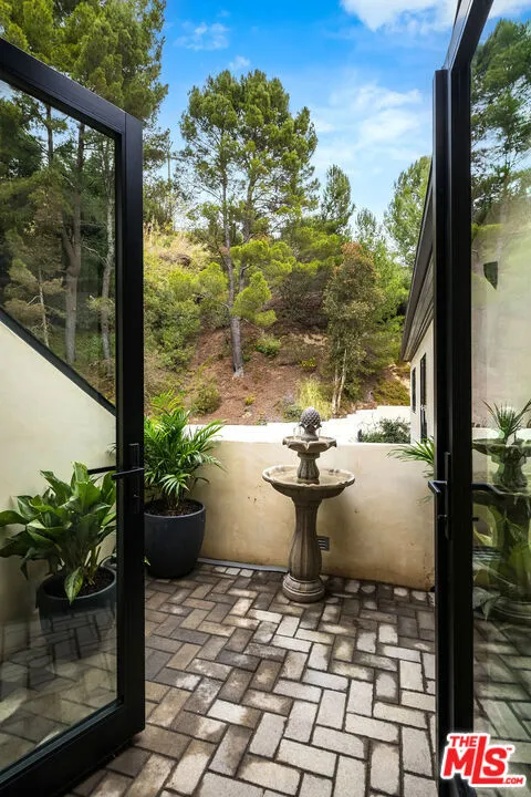 9577 Lime Orchard Road, Beverly Hills, California 90210 home-pic-48