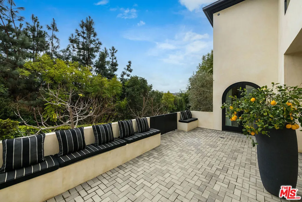 9577 Lime Orchard Road, Beverly Hills, California 90210 home-pic-3