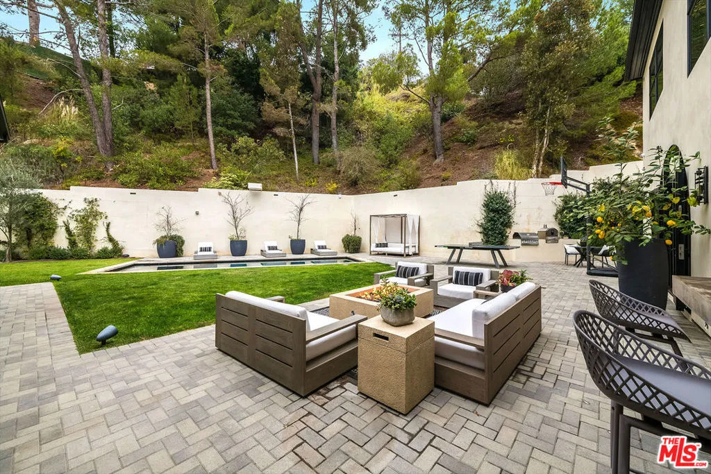 9577 Lime Orchard Road, Beverly Hills, California 90210 home-pic-22