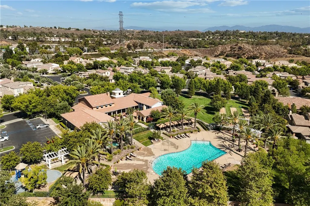 23880 Belcaro Court, Valencia, California 91354 home-pic-35