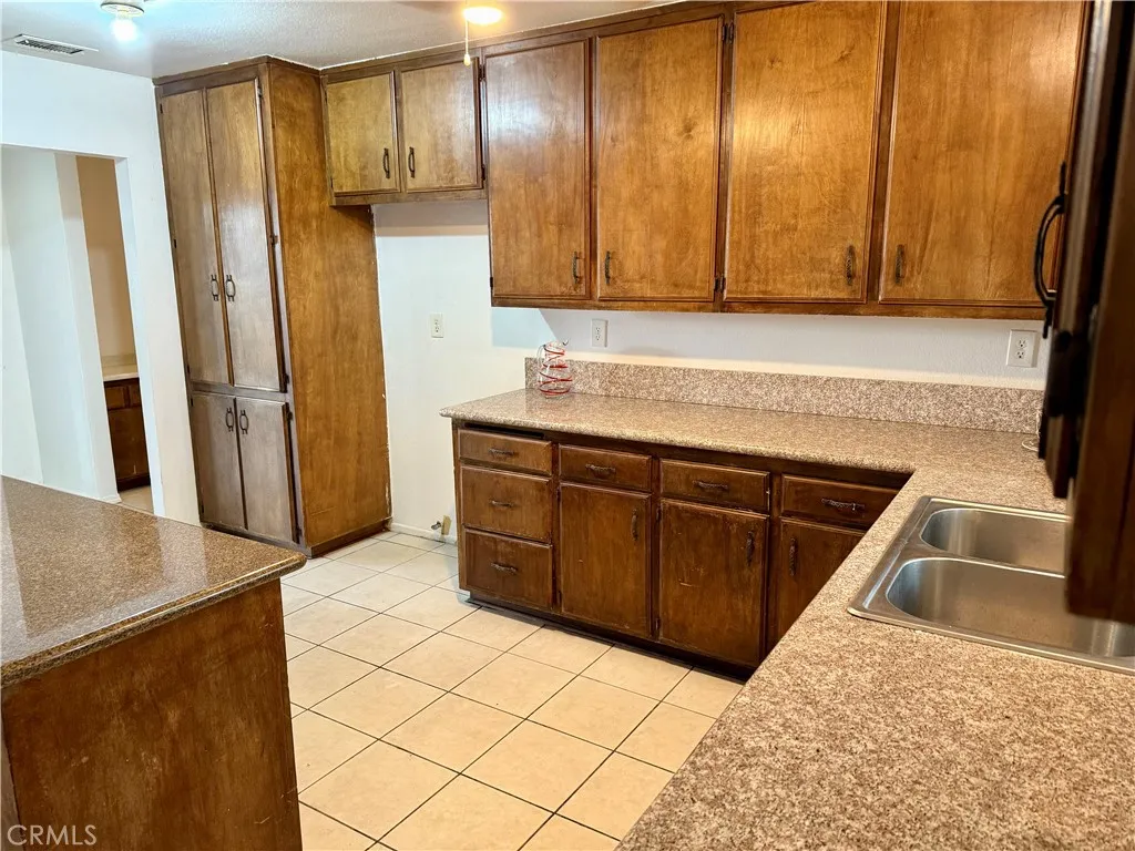 11509 3rd Avenue, Hesperia, California 92345 home-pic-11