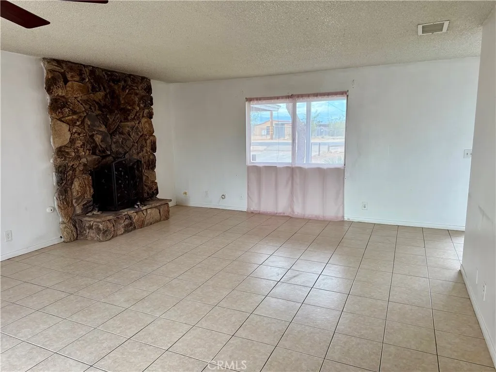 11509 3rd Avenue, Hesperia, California 92345 home-pic-33