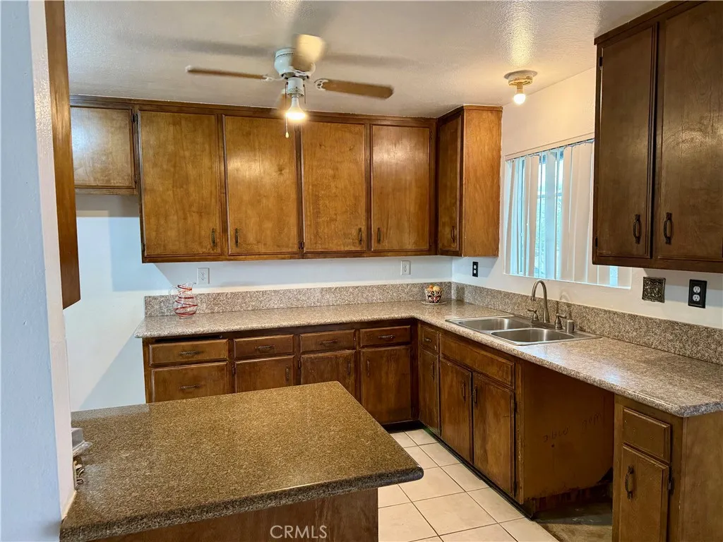 11509 3rd Avenue, Hesperia, California 92345 home-pic-9