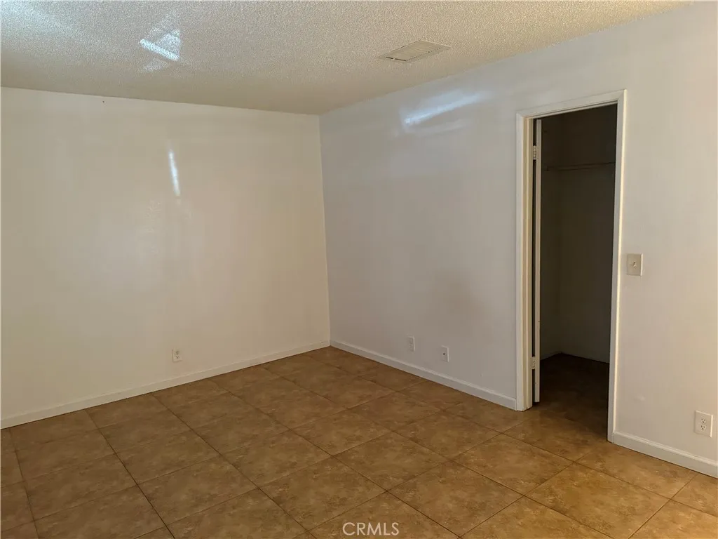 11509 3rd Avenue, Hesperia, California 92345 home-pic-34