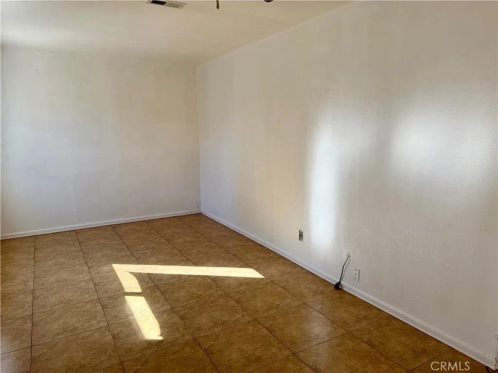 11509 3rd Avenue, Hesperia, California 92345 home-pic-21