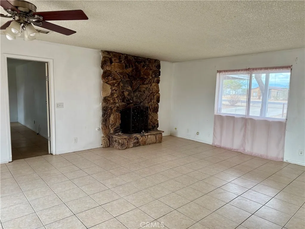 11509 3rd Avenue, Hesperia, California 92345 home-pic-30