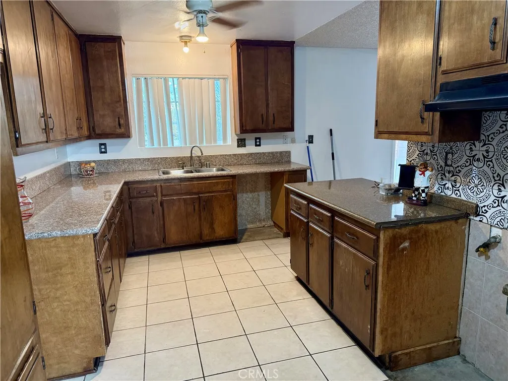11509 3rd Avenue, Hesperia, California 92345 home-pic-13