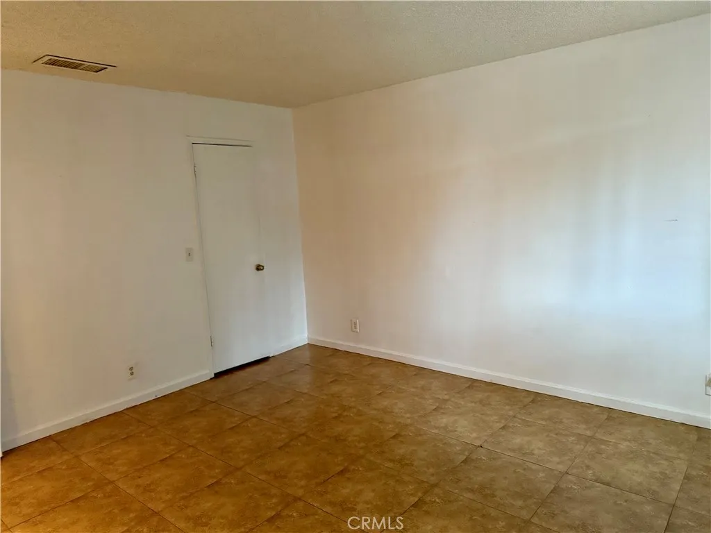 11509 3rd Avenue, Hesperia, California 92345 home-pic-25
