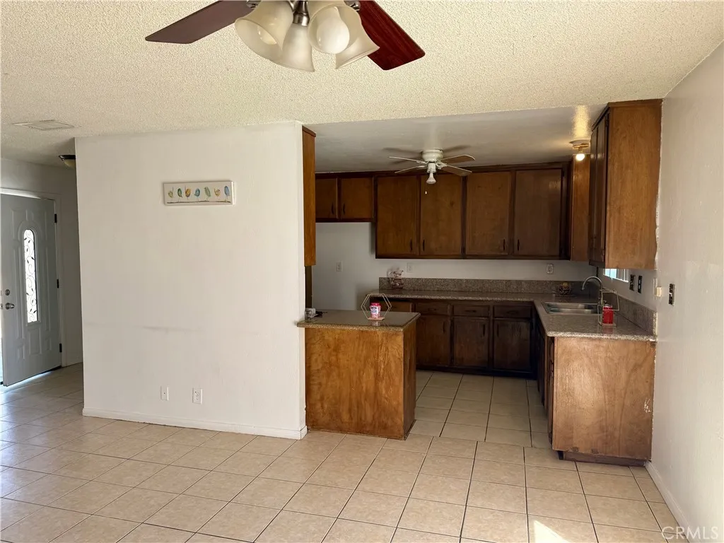 11509 3rd Avenue, Hesperia, California 92345 home-pic-32