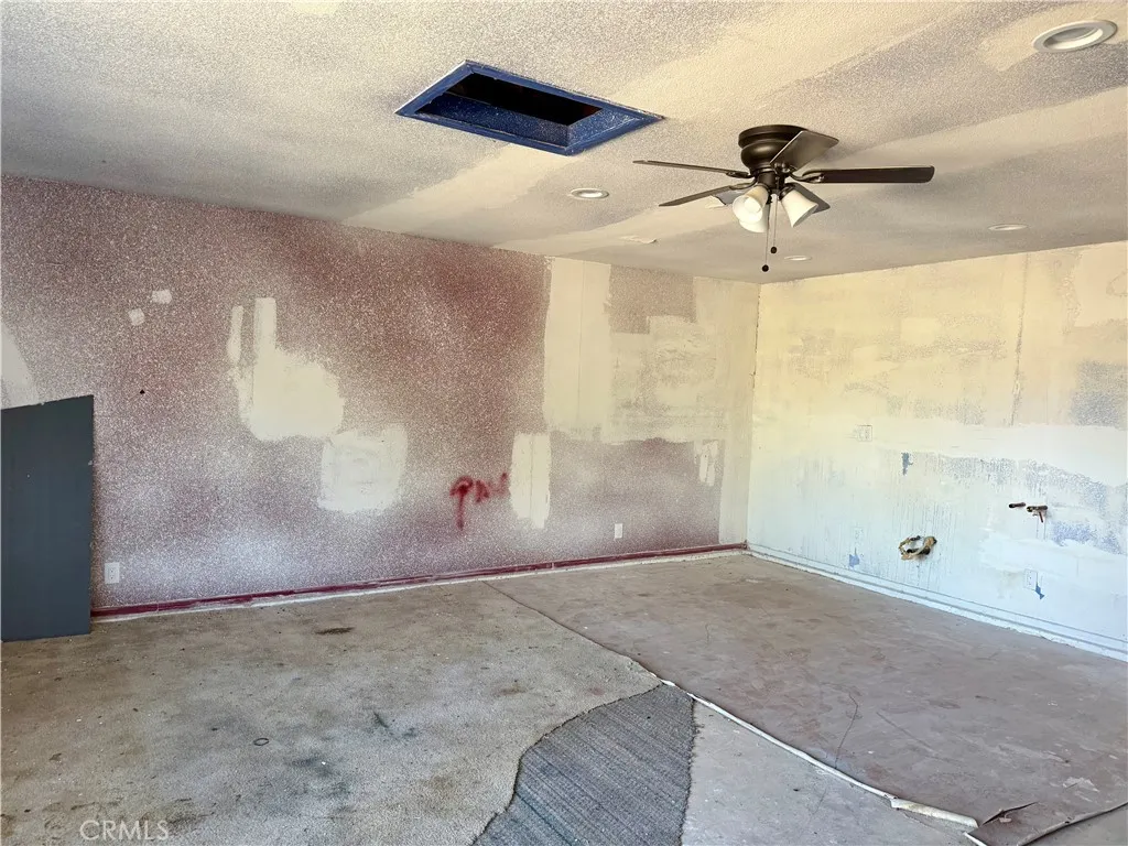11509 3rd Avenue, Hesperia, California 92345 home-pic-54