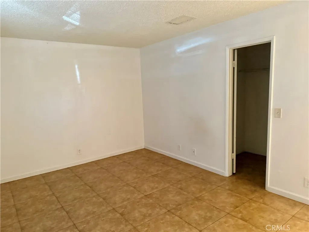 11509 3rd Avenue, Hesperia, California 92345 home-pic-39