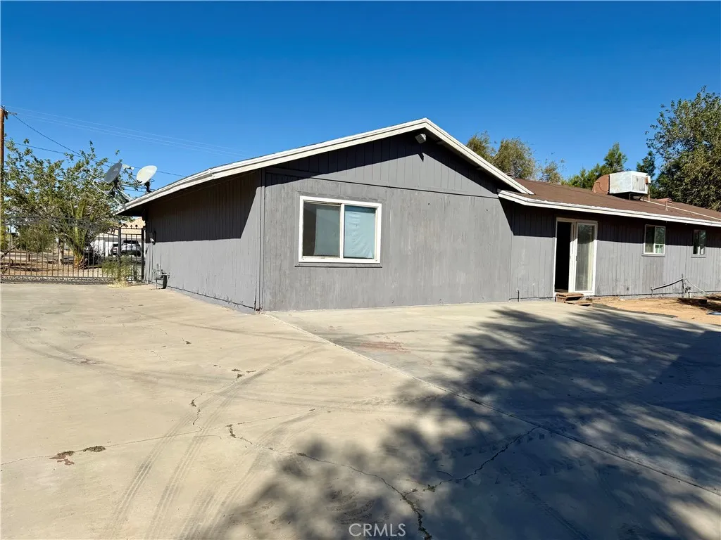 11509 3rd Avenue, Hesperia, California 92345 home-pic-43