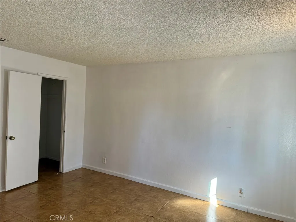 11509 3rd Avenue, Hesperia, California 92345 home-pic-29