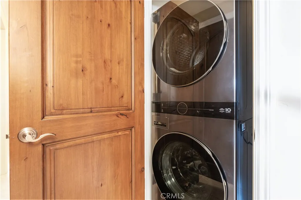 Stackable washer dryer is negotiable