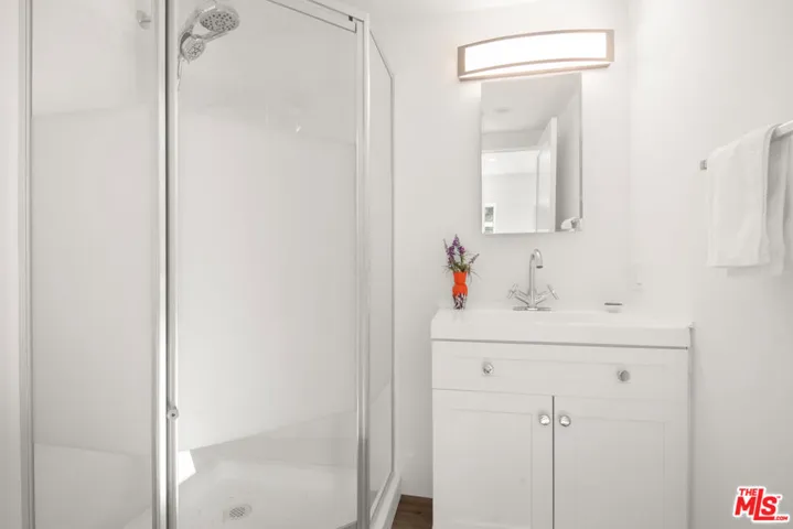 Guest house bath