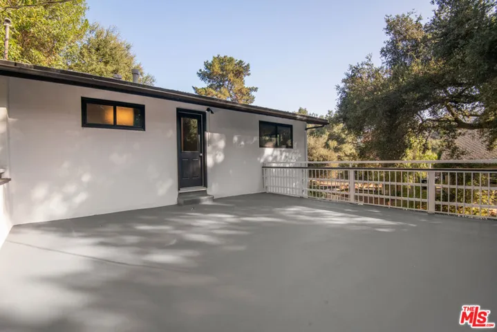 Rooftop deck over garage