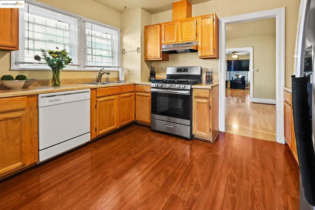 2527 84th Ave, Oakland, California 94605 home-pic-9