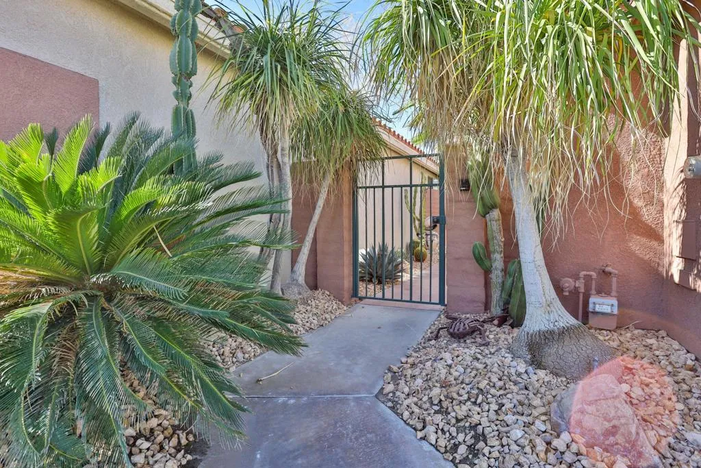 42451 Saladin Drive, Palm Desert, California 92211 home-pic-1