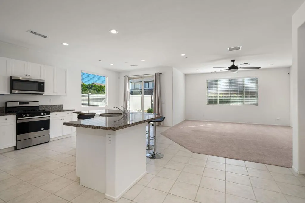 50252 Paseo Barcelona, Coachella, California 92236 home-pic-6