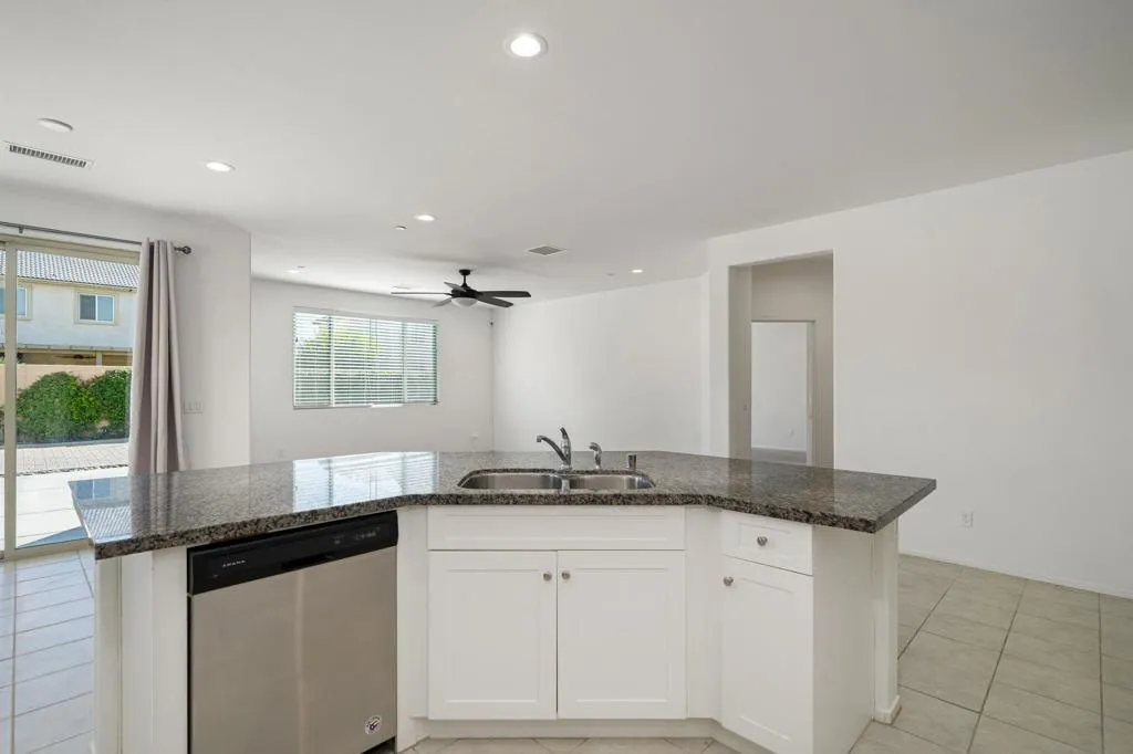 50252 Paseo Barcelona, Coachella, California 92236 home-pic-4
