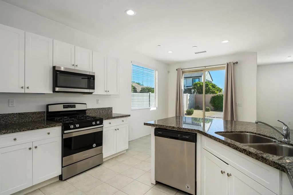 50252 Paseo Barcelona, Coachella, California 92236 home-pic-3
