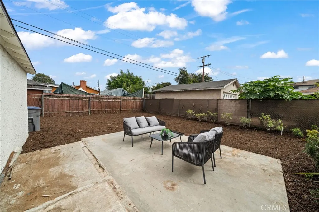 3685 Fernwood, Lynwood, California 90262 home-pic-19