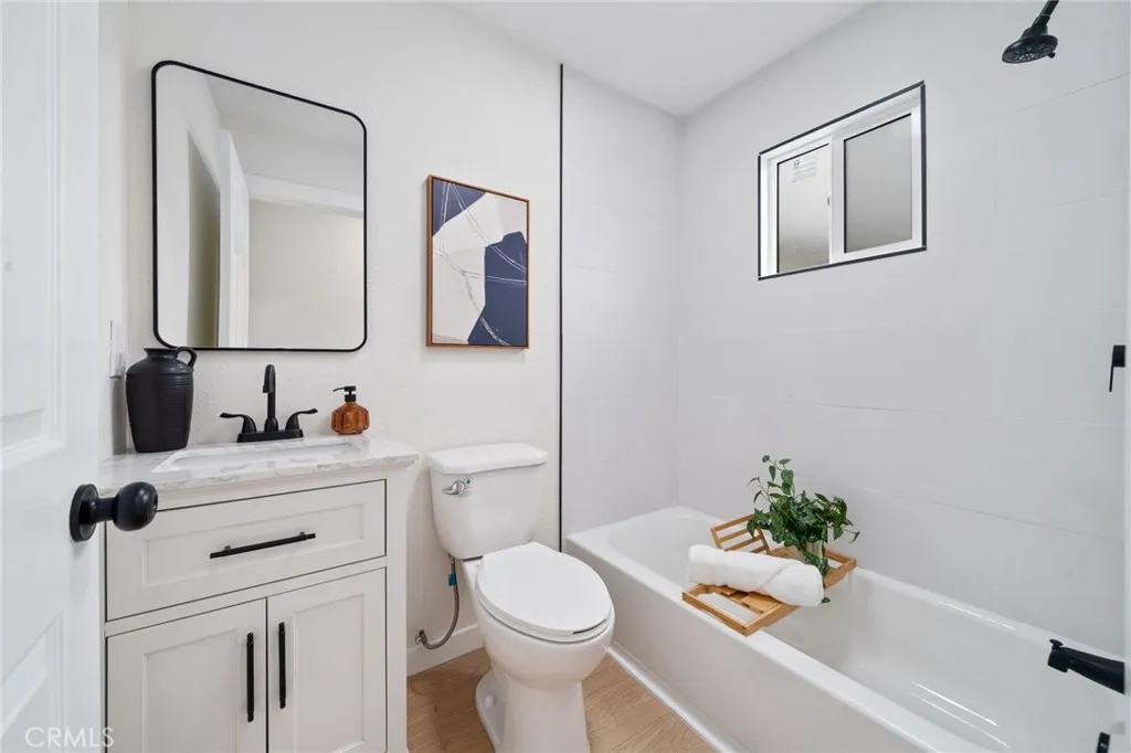 3685 Fernwood, Lynwood, California 90262 home-pic-10