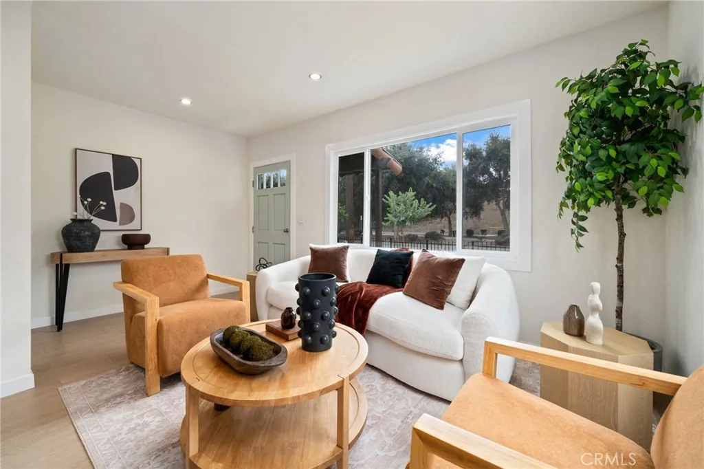 3685 Fernwood, Lynwood, California 90262 home-pic-4