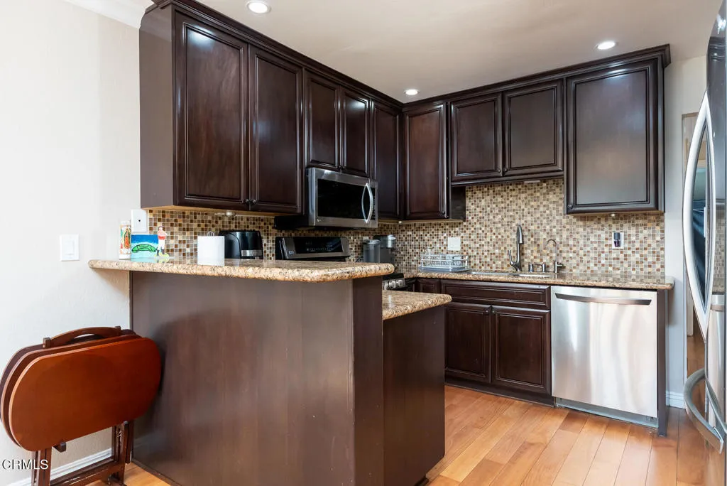 842 E Pepper Tree Drive, Azusa, California 91702 home-pic-11