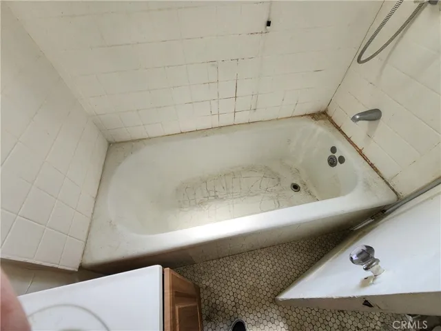 3020 W 12th, Los Angeles, California 90006