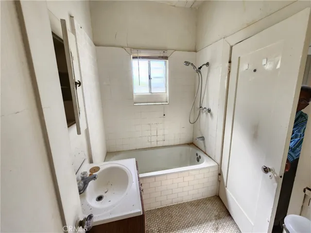 3020 W 12th, Los Angeles, California 90006