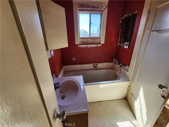 3020 W 12th, Los Angeles, California 90006