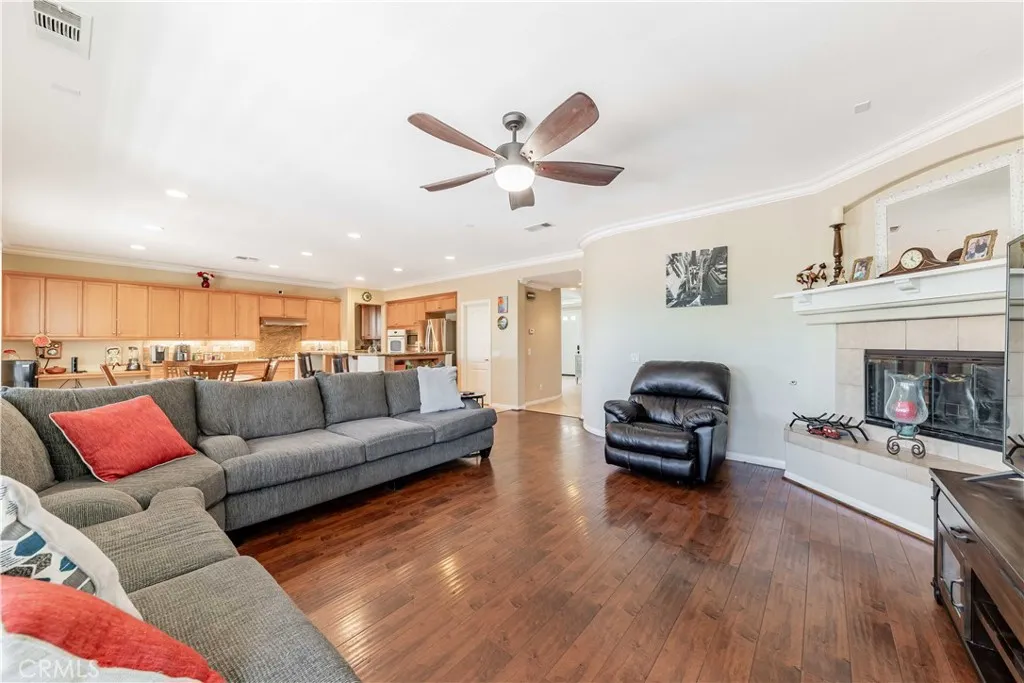 8656 Calle Canon Road, Corona, California 92883 home-pic-11