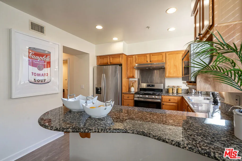 1222 S Westgate Avenue 205, Los Angeles, California 90025 home-pic-7