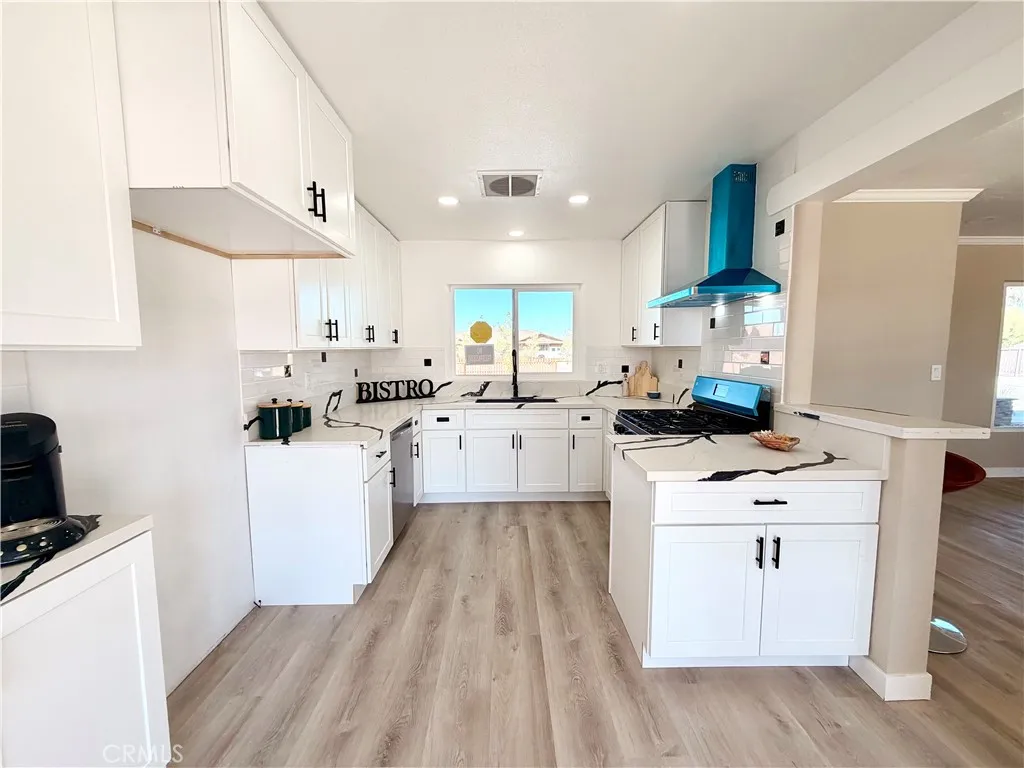 21073 Thunderbird, Apple Valley, California 92307 home-pic-10