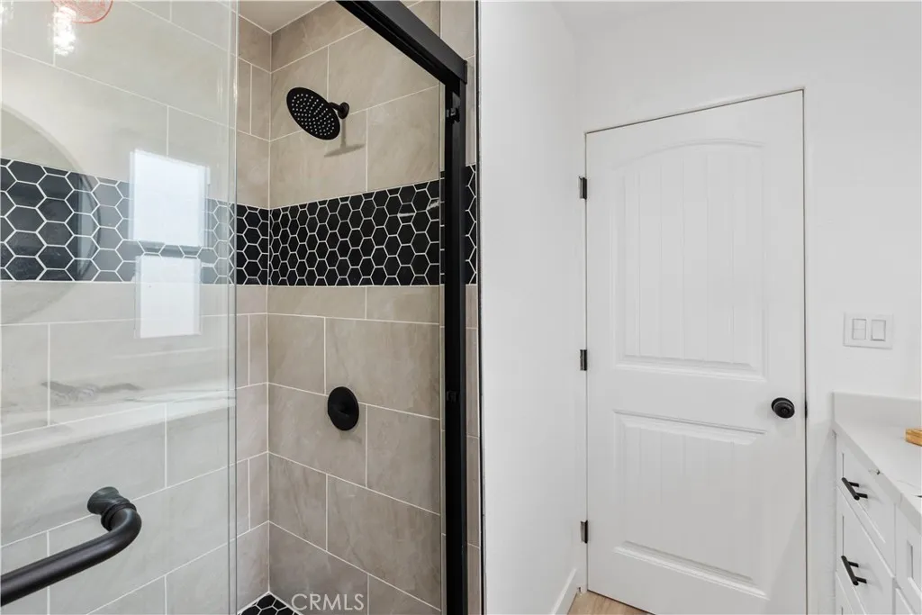 21073 Thunderbird, Apple Valley, California 92307 home-pic-21