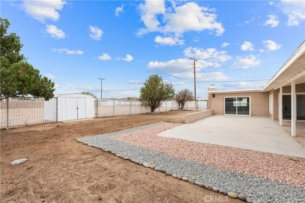 21073 Thunderbird, Apple Valley, California 92307 home-pic-34
