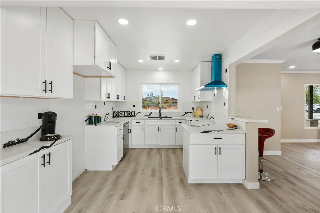 21073 Thunderbird, Apple Valley, California 92307 home-pic-7