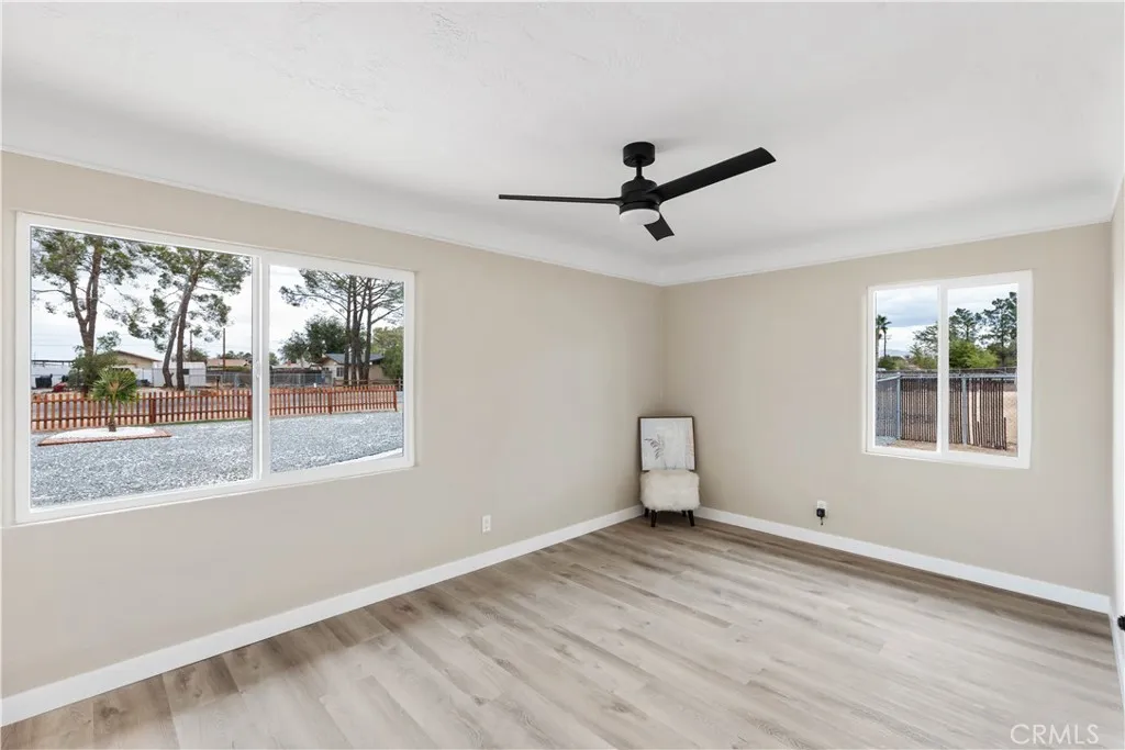 21073 Thunderbird, Apple Valley, California 92307 home-pic-22