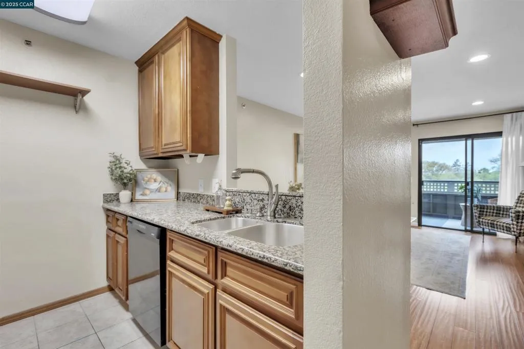 29583 Vanderbilt Street 310, Hayward, California 94544 home-pic-1