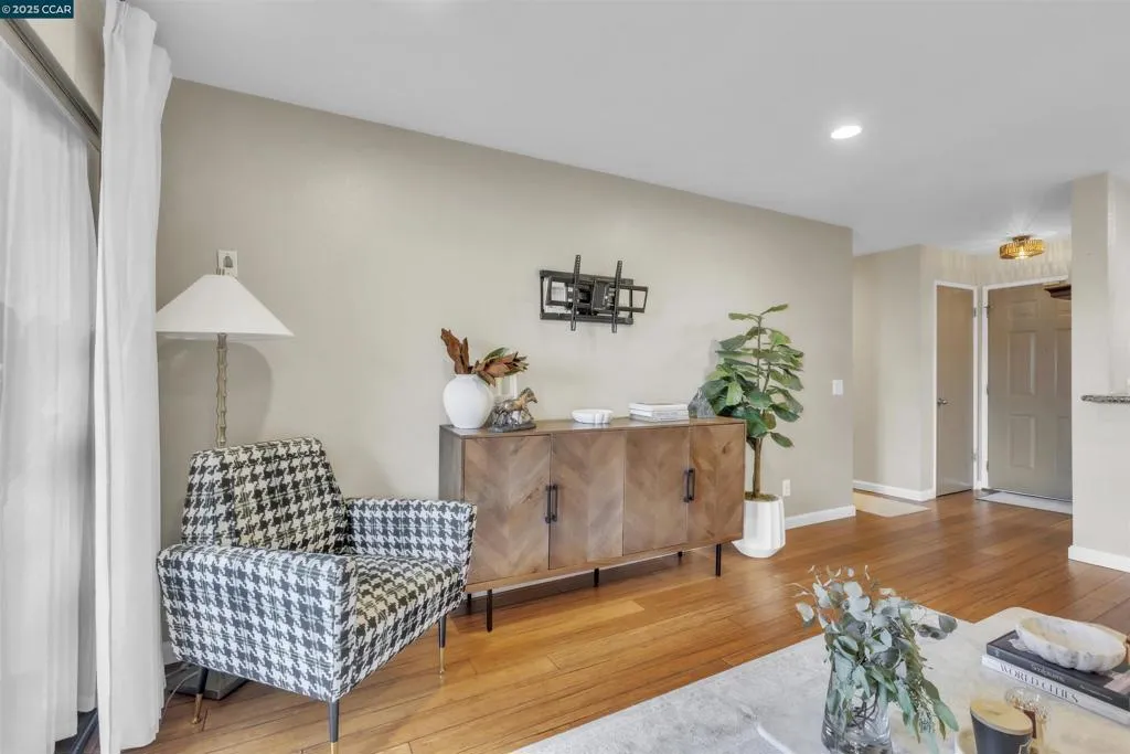 29583 Vanderbilt Street 310, Hayward, California 94544 home-pic-6
