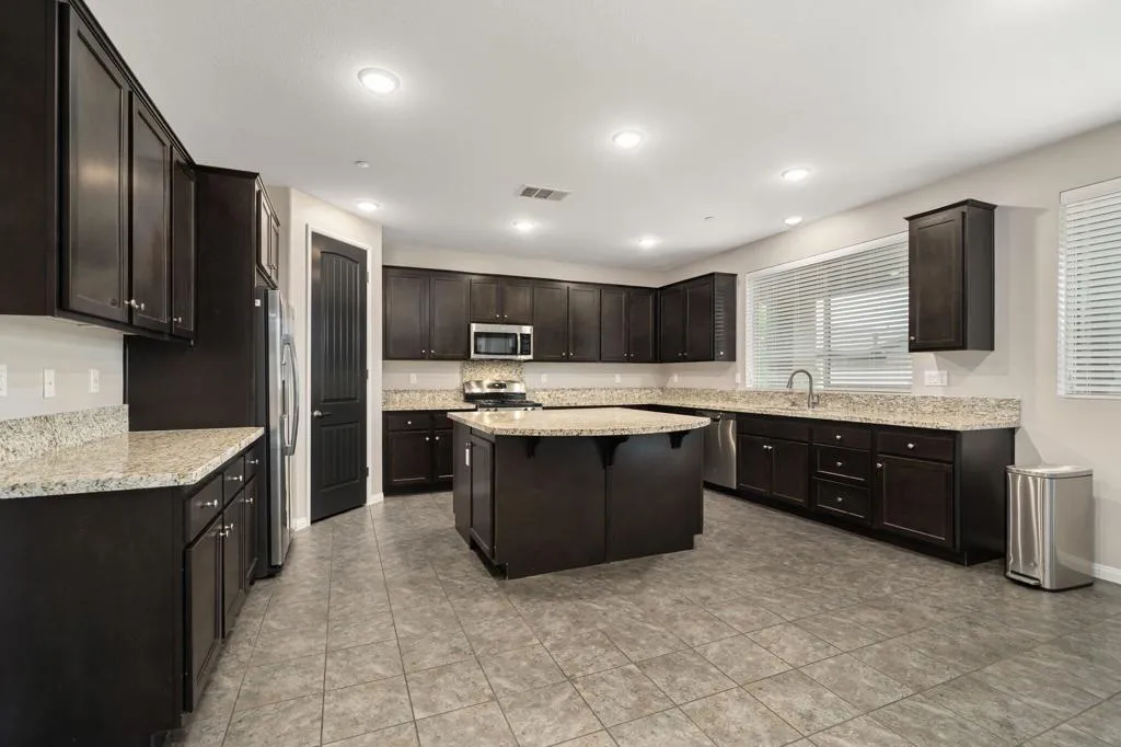 82750 Chaplin Court, Indio, California 92201 home-pic-18