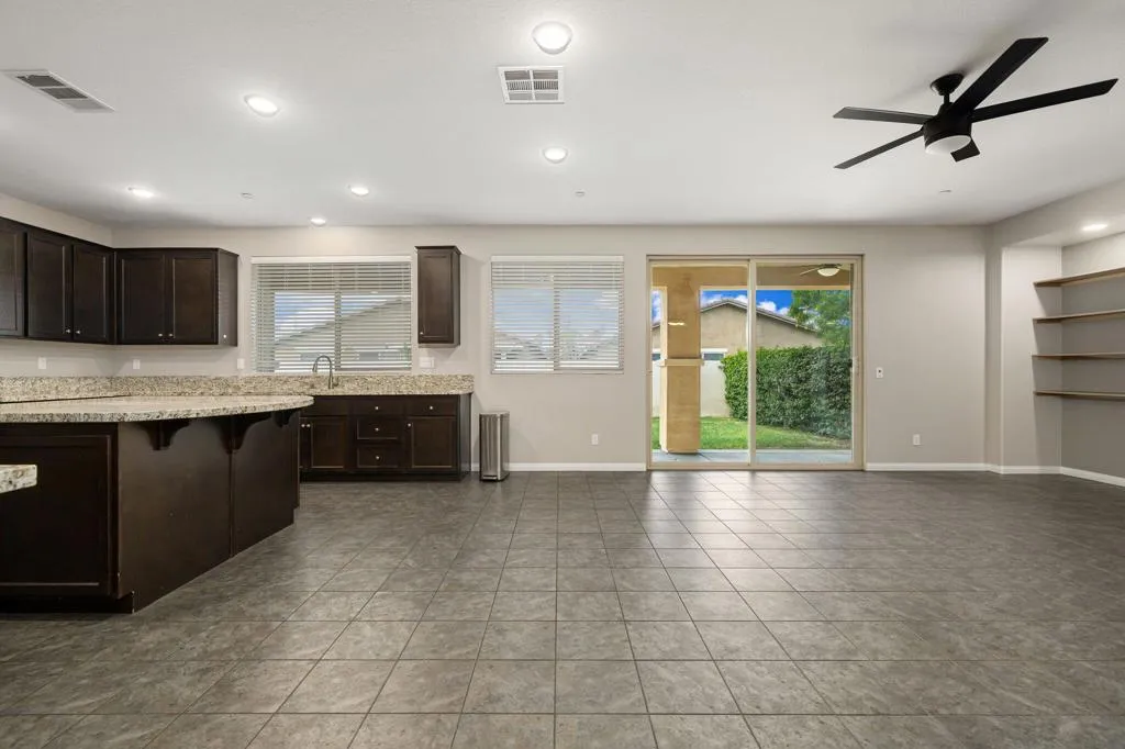 82750 Chaplin Court, Indio, California 92201 home-pic-11