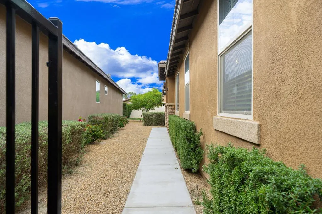 82750 Chaplin Court, Indio, California 92201 home-pic-7