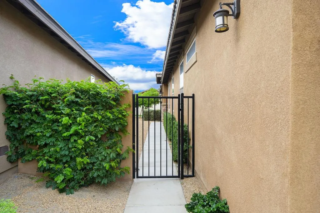 82750 Chaplin Court, Indio, California 92201 home-pic-6